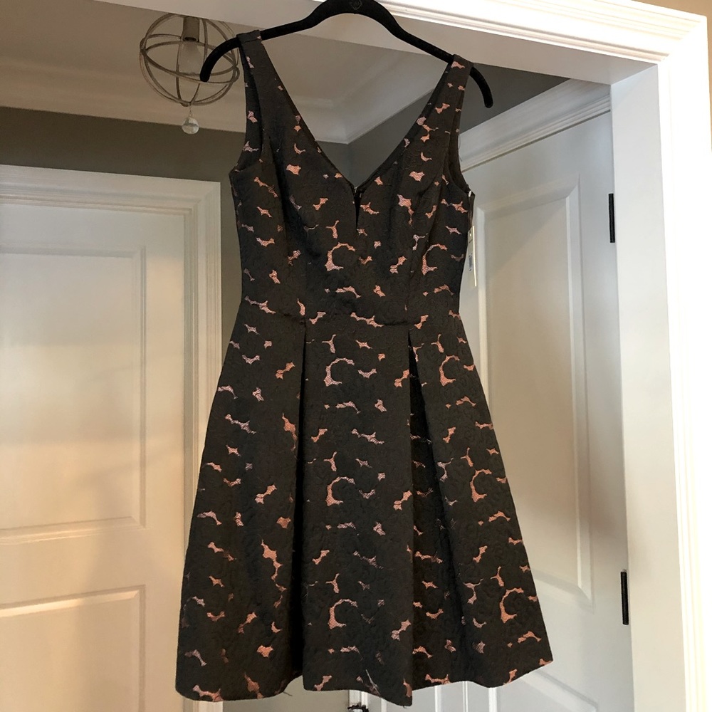 Beautiful jacquard Ali Ro black / gold dress
